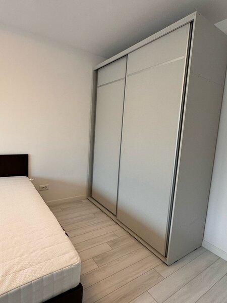 Garsoniera prima mutare! 9 Km/ 20 de min de Piata Unirii statia STB in fata