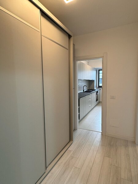 Garsoniera prima mutare! 9 Km/ 20 de min de Piata Unirii statia STB in fata