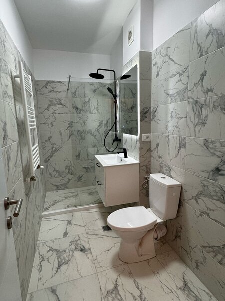 Garsoniera prima mutare! 9 Km/ 20 de min de Piata Unirii statia STB in fata