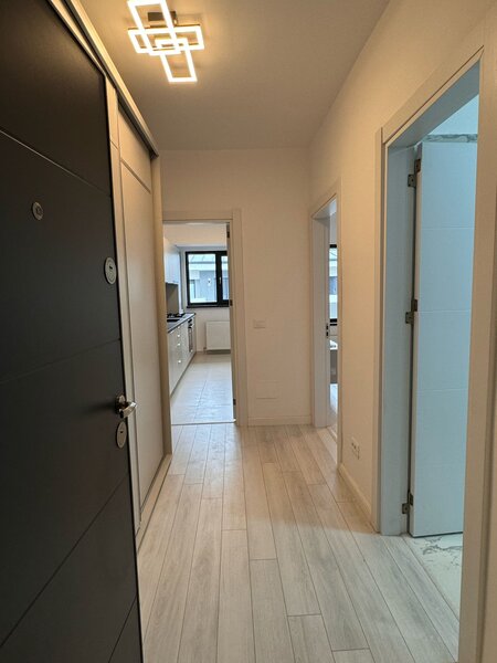 Garsoniera prima mutare! 9 Km/ 20 de min de Piata Unirii statia STB in fata